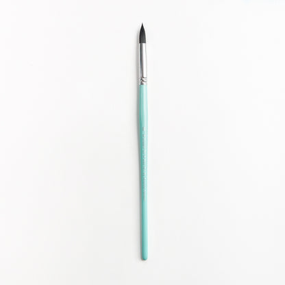 Size 8 round brush with light teal handle